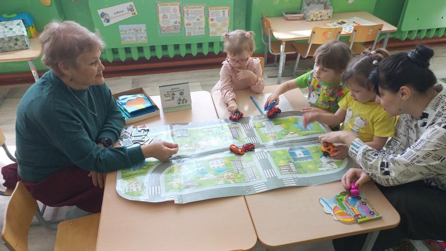 Правила поведения на дороге должен знать каждый... Правила поведения на дороге должен знать каждый.